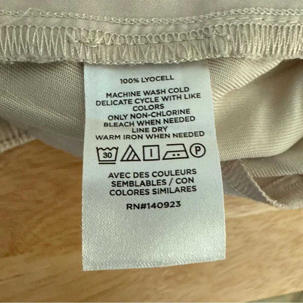 LOFT Women’s The Washed Twill Khaki Shorts With Elastic Back Size 10 - Picture 7 of 7